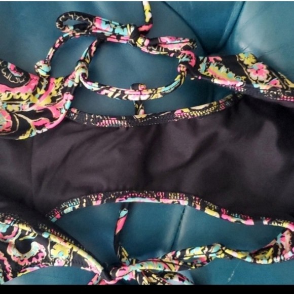 Victoria's Secret Paisley Bikini - Picture 6 of 6